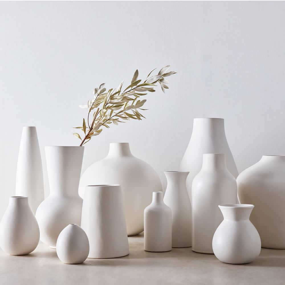 White shop ceramic vases